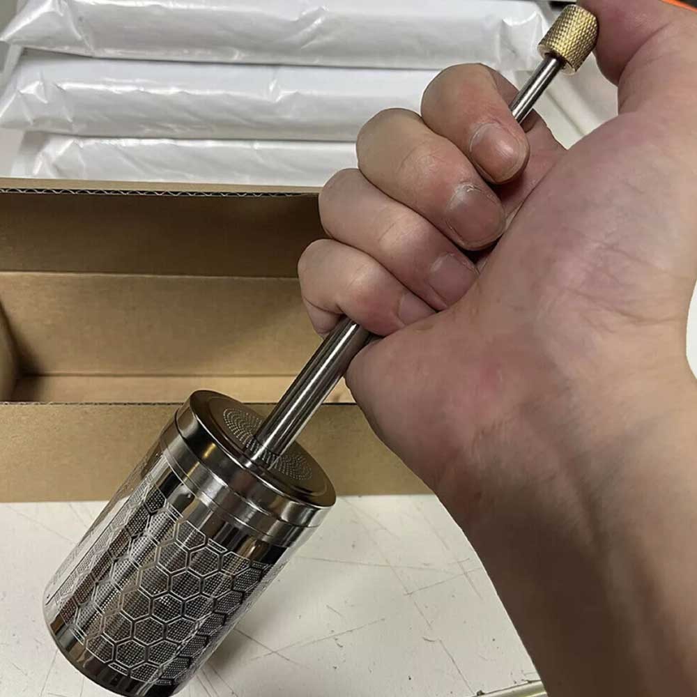 Final Press Design with Reusable Filter Compact On-the-Go Coffee Maker