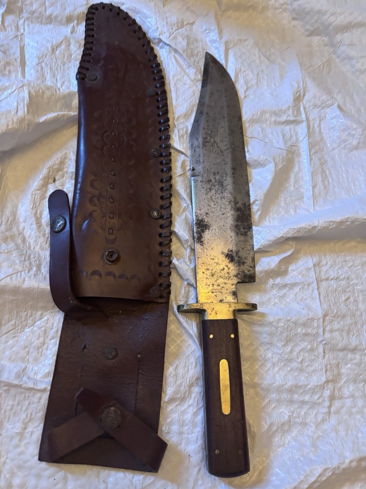 10.5 Inch Bowie Style Pakistan Made Hunting Knife