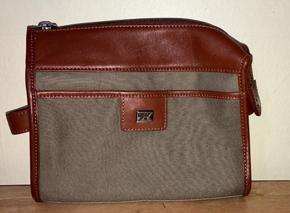 Cutter & Buck Leather / Canvas Toiletry Travel Utility Bag Vacation Luggage Kit