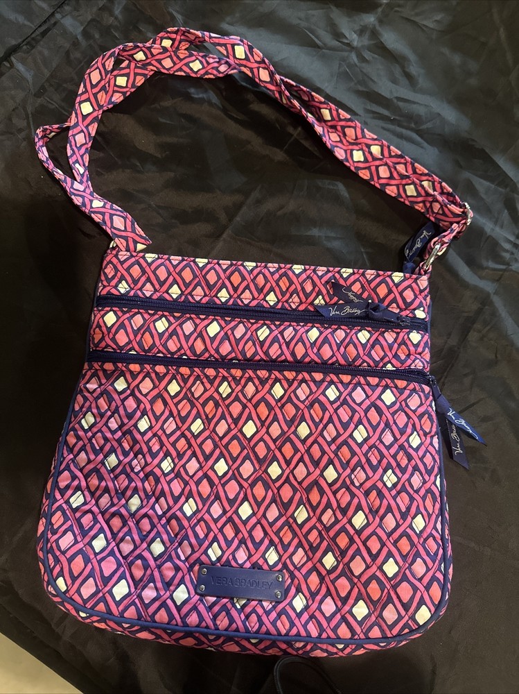 Vera Bradley Pink Crossbody Purse with Stylish Pattern  