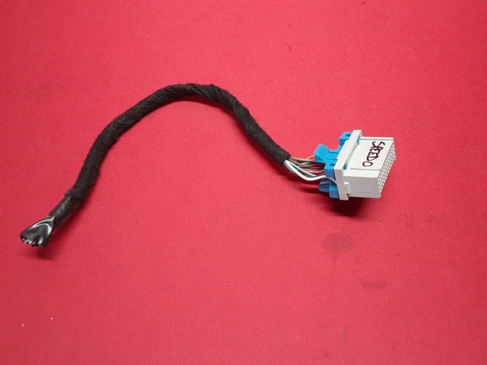 2002 - 2005 Chevy Chevrolet Trailblazer Speedometer Instrument Cluster  PIGTAIL