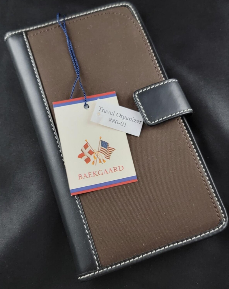 Baekgaard Tobacco Brown 880-01 Credit Card & Travel Organizer New with Tags-image