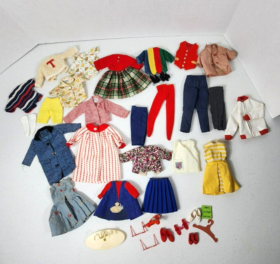Vintage Tammy Doll bs-12 CLOTHING AND ACCESSORIES LOT