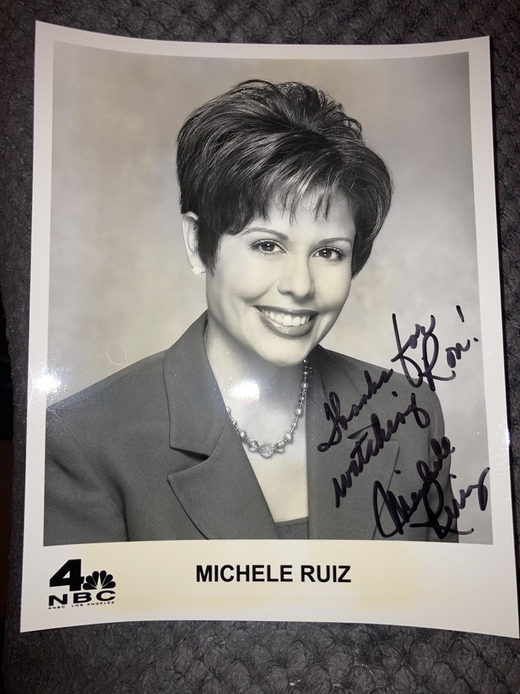 PHOTO AUTOGRAPHED Michelle Ruiz NBC 4 Los Angeles (8 X 10)