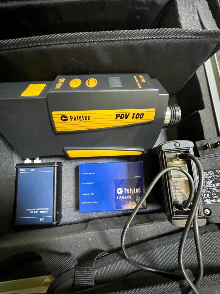 Polytec PDV-100 Portable Digital Vibrometer w/case and accessories 0-22 kHz