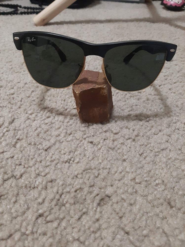 Gafas de sol Ray Ban unisex montura negra/dorada