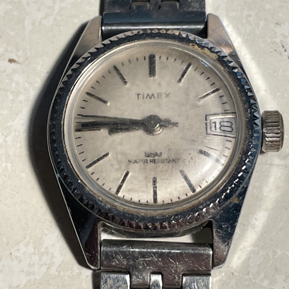 Vintage Timex Women’s Automatic Watch 25mm Silver Tone Date