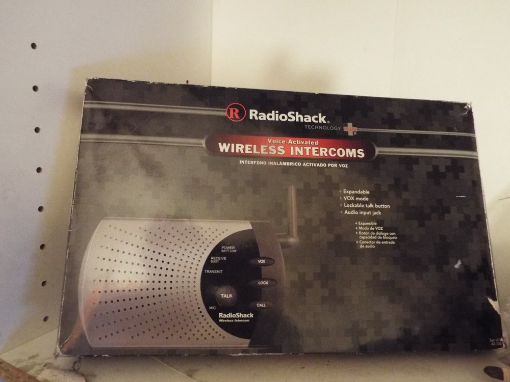 Voice-Acted Expandable Wireless Intercom by Radio Shack 43-124 with Free Shipping-image