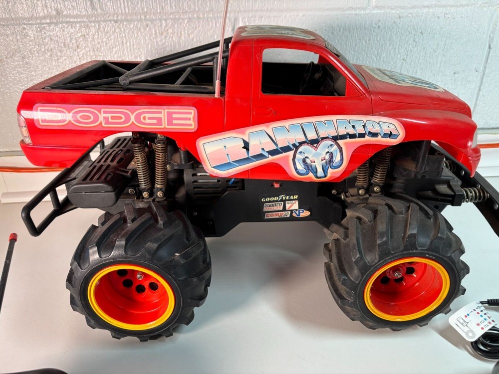 VINTAGE RADIO SHACK DODGE RAMINATOR R/C 4WD MONSTER TRUCK 19