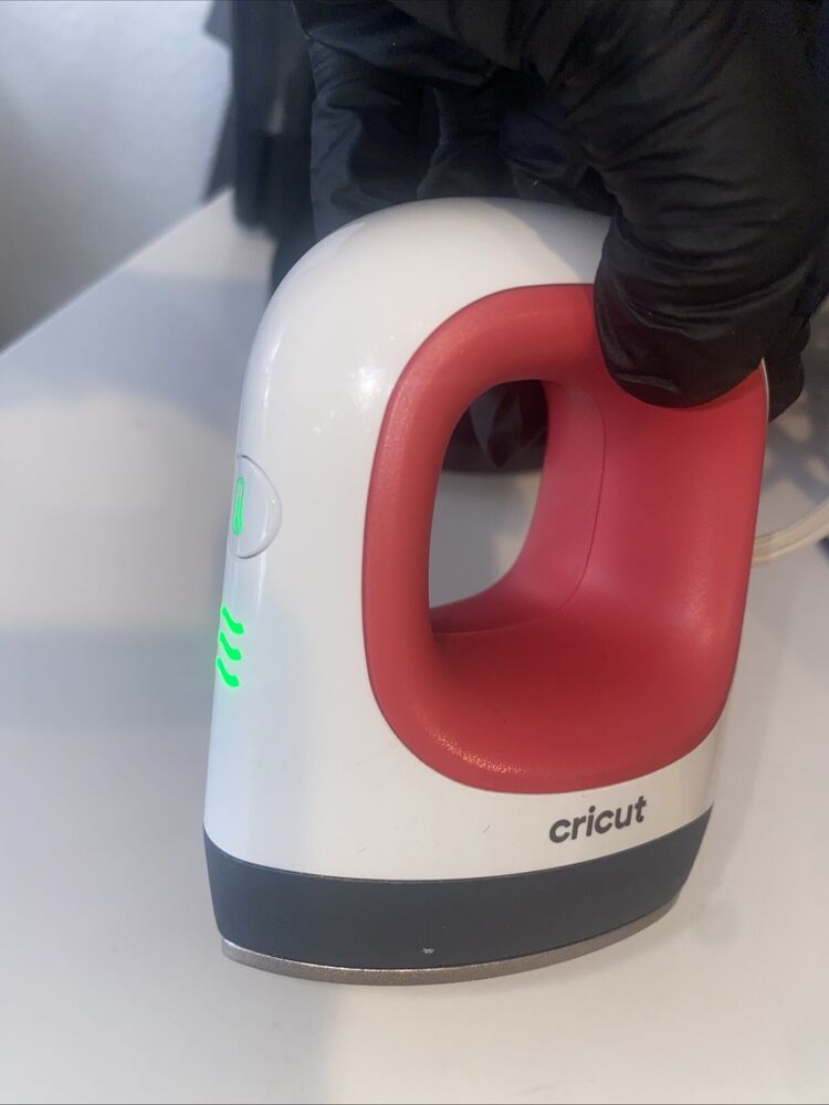 Cricut Easy Press Mini | Raspberry- Compact Heat Press