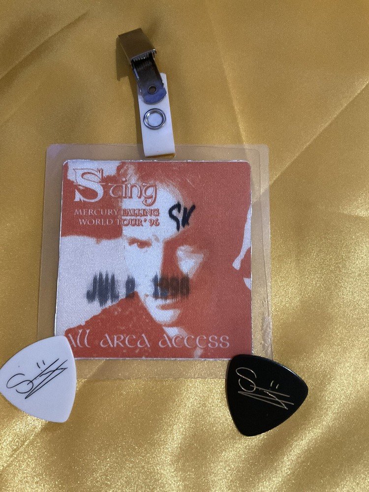 Sting 2 Bass Guitar Picks White and Black July 1996 Local Crew Pass