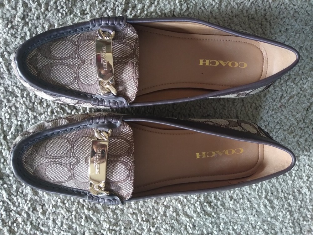 Coach Olive Outline Signature Khaki Womens Shoes Size 8.5B