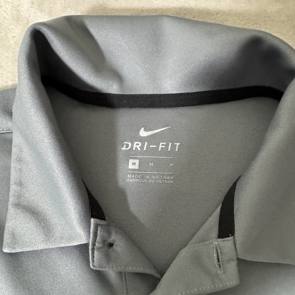 Nike Golf Polo Shirt Men's Medium Dri-Fit Standard Fit Performance Solid