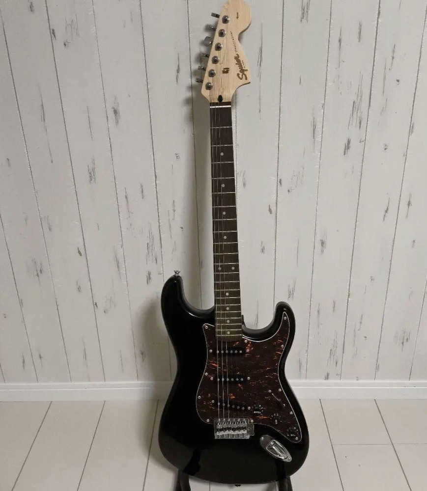 Squier by Fender Stratocaster Safe Packing!