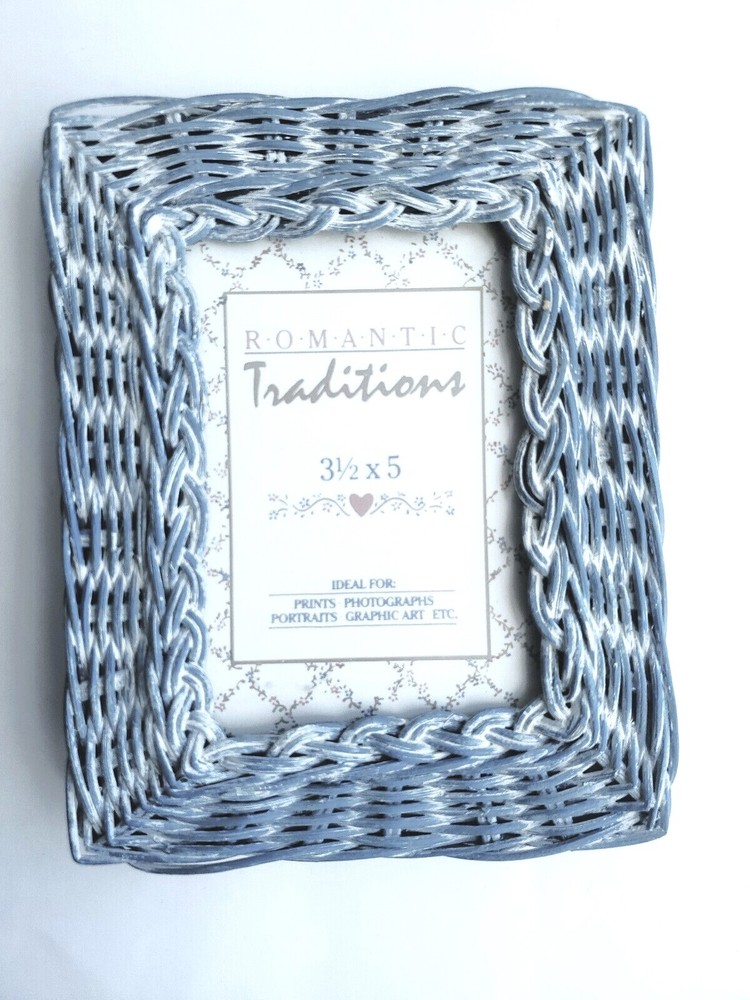 NEW Romantic Traditions Vintage WICKER PHOTO FRAME