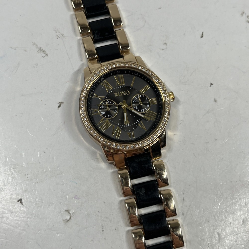 (BROKEN - FOR PARTS) XOXO Womens Bracelet Watch Needs Battery Accutime