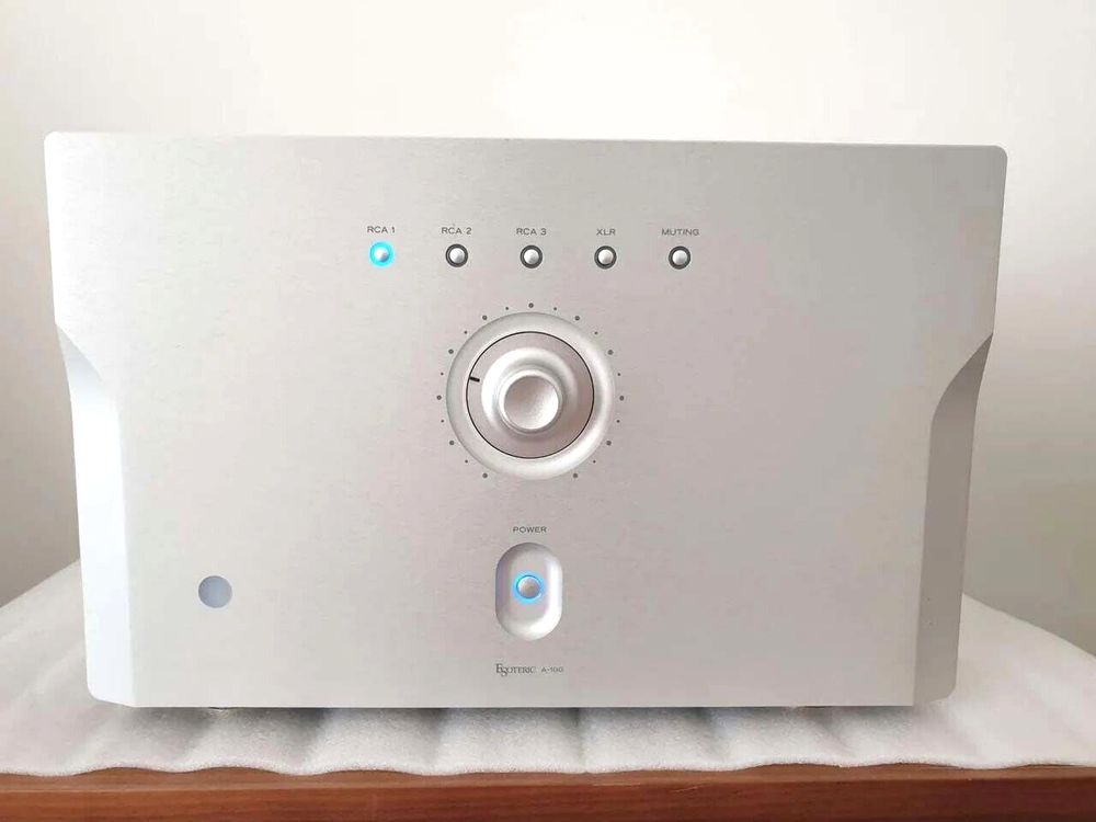 Integrated Amplifier /Tube stereo Power Amplifier Esoteric A-100 / 230v