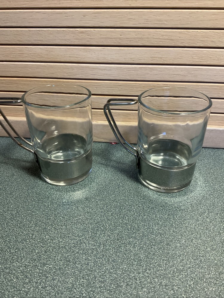 2 Glasses with Detachable Metal Handles for Easy Use