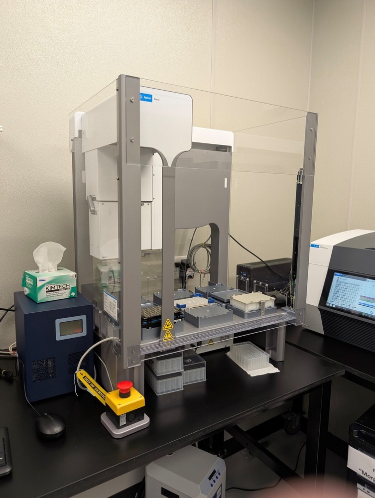 Agilent Bravo Automated Liquid Handler 96LT Keyence Light Curtain, Chiller, Comp-image