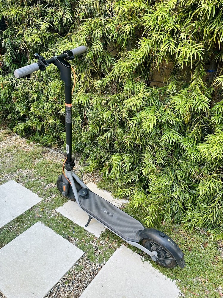 Segway Ninebot D40X 350 Watts Seated Electric Scooter - Black (AA.00.0012.87)