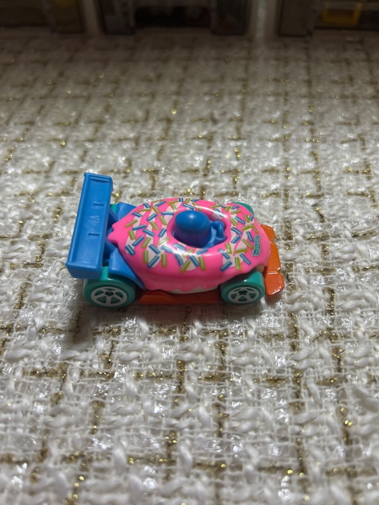 Wind and Fire Wheel Donut Pink