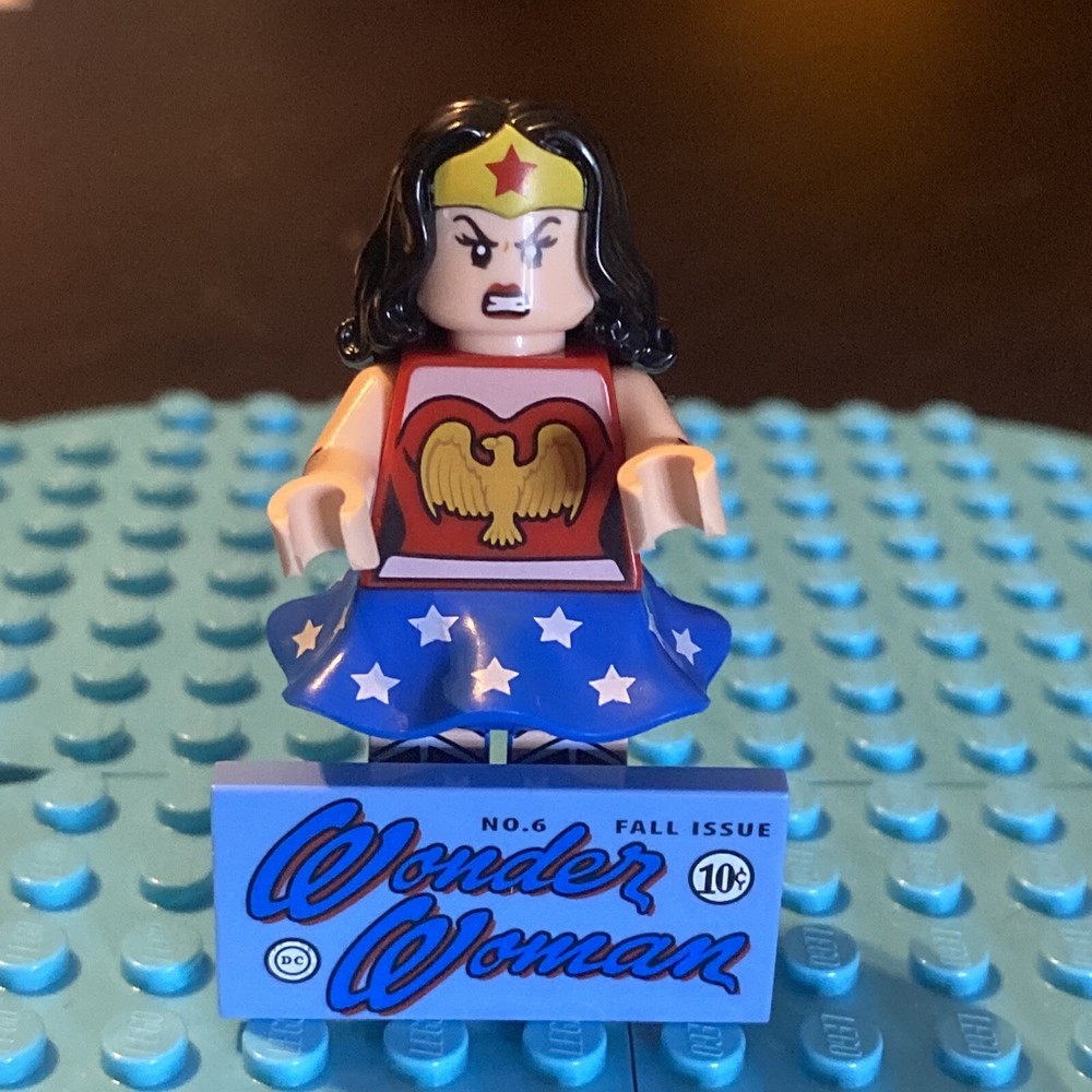 LEGO Wonder Woman Minifigure 77906 San Diego Comic-Con 2020 Exclusive SDCC