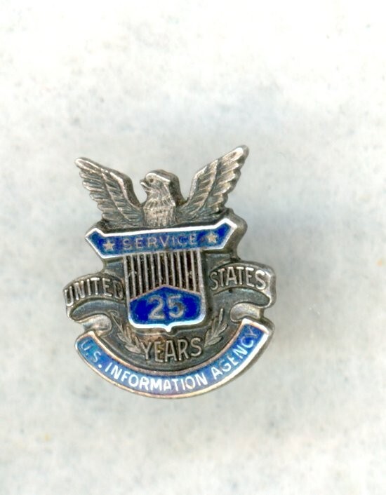U.S. GOVERNMENT INFORMATION AGENCY 25 YEARS SERVICE STERLING SILVER PIN (j)