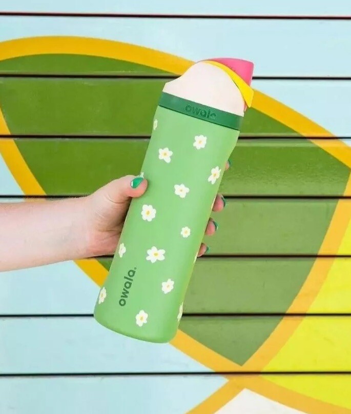 Owala FreeSip 24oz Water Bottle in Darling Daisy Special Edition