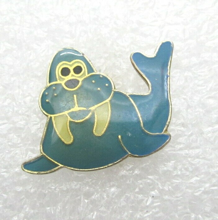 Walrus Animal Lapel Pin (B419)