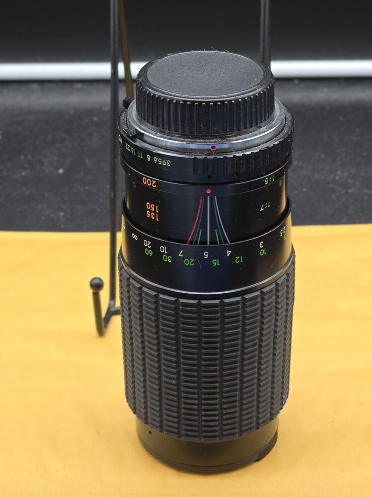 NIKURA Auto Zoom 35mm Camera Lens 1:3.9 80-200 Macro No. K87140849 Clean