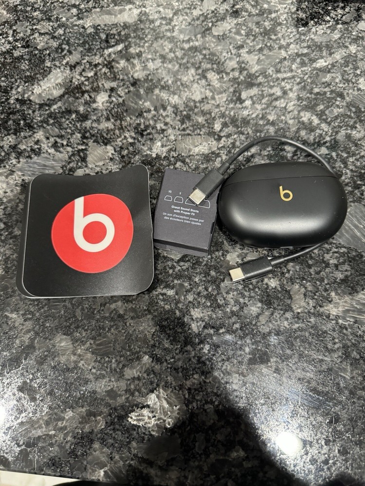 BEATS Studio Buds - True Wireless Noise Cancelling Earbuds - Black  New Open Box