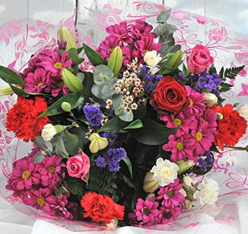 Homeland Florists Superb Mixed Fresh Flower Bouquet with a Single Large Naomi
