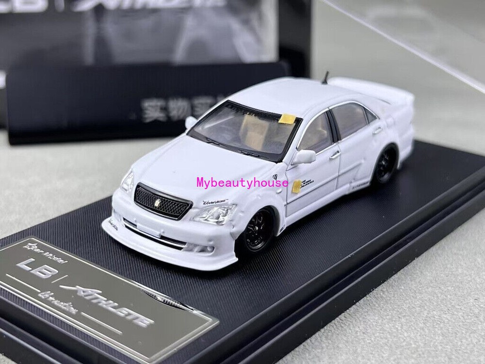 1:64 White Crown S180 Athlete LB VIP Sedan Diecast Metal Car Model