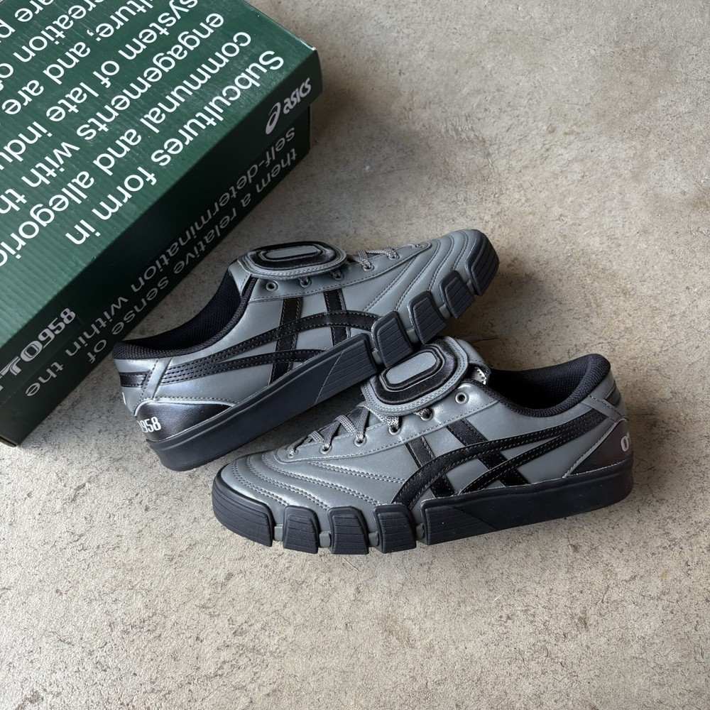 New Size 8 ASICS OTTO 958 Gel Flexkee  Gunmetal Grey Silver Black Rare Deadstock