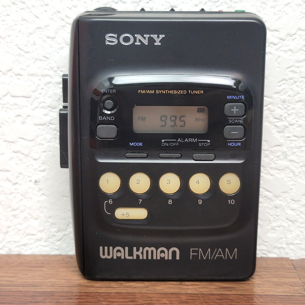 VTG Sony Walkman WM- FX20 Portable AM/PM Radio & Cassette Player Japan