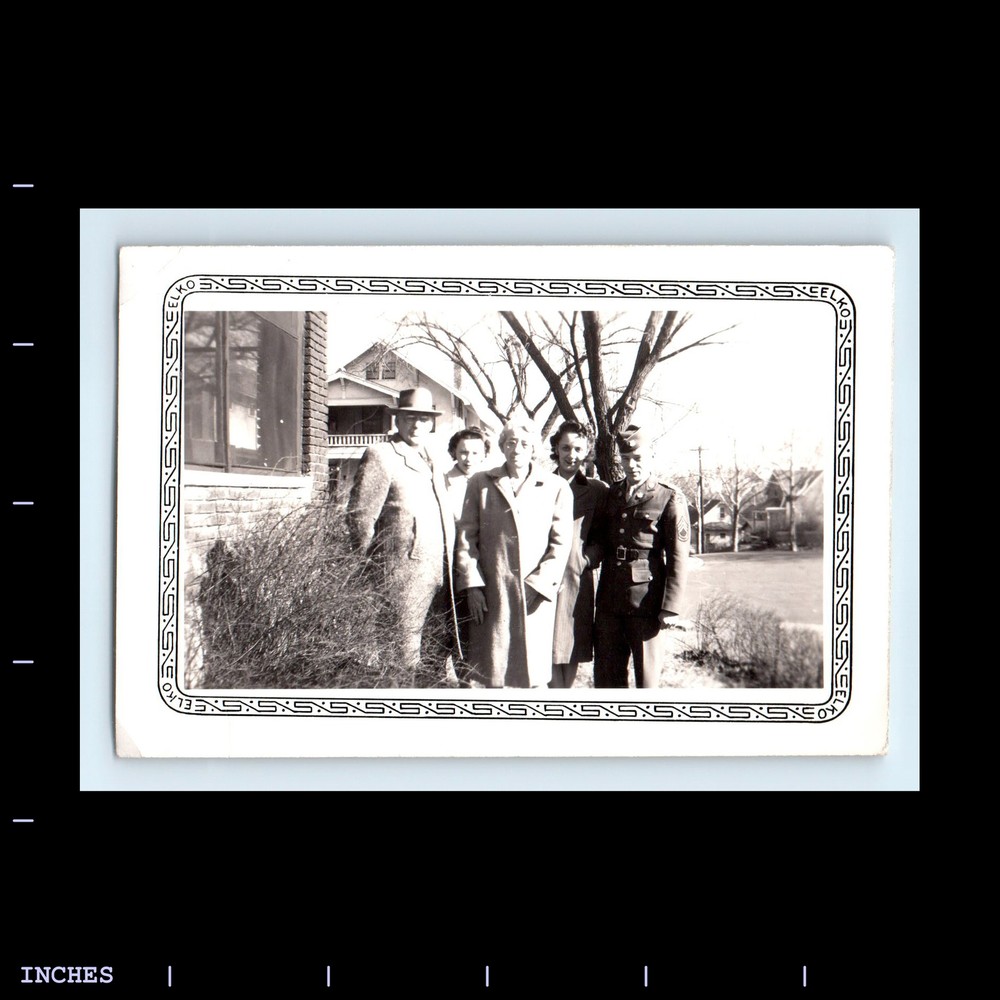 Old Vintage Photo MEN AND WOMEN OUTSIDE HOUSE ARMY SOLDIER UNIFORM