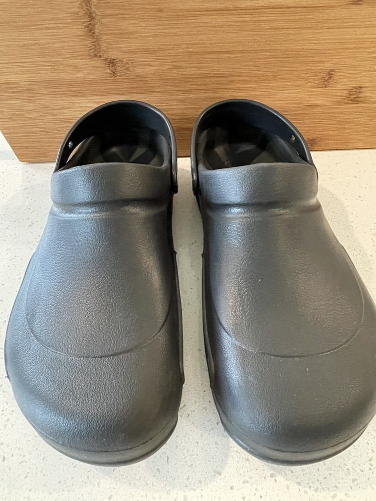 Durable Crocs Bistro Black Slip-Resistant Clogs for Men in Size 13