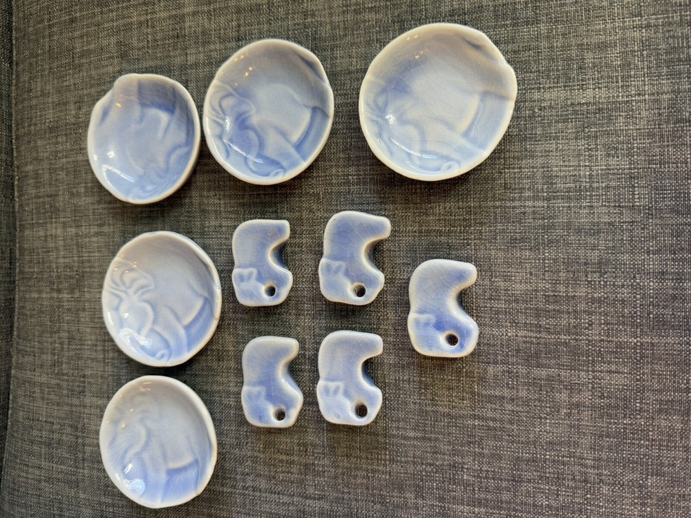 Thai Elephant Sauce Dish 2.75in with Chopstick Rest 1.75x1.25