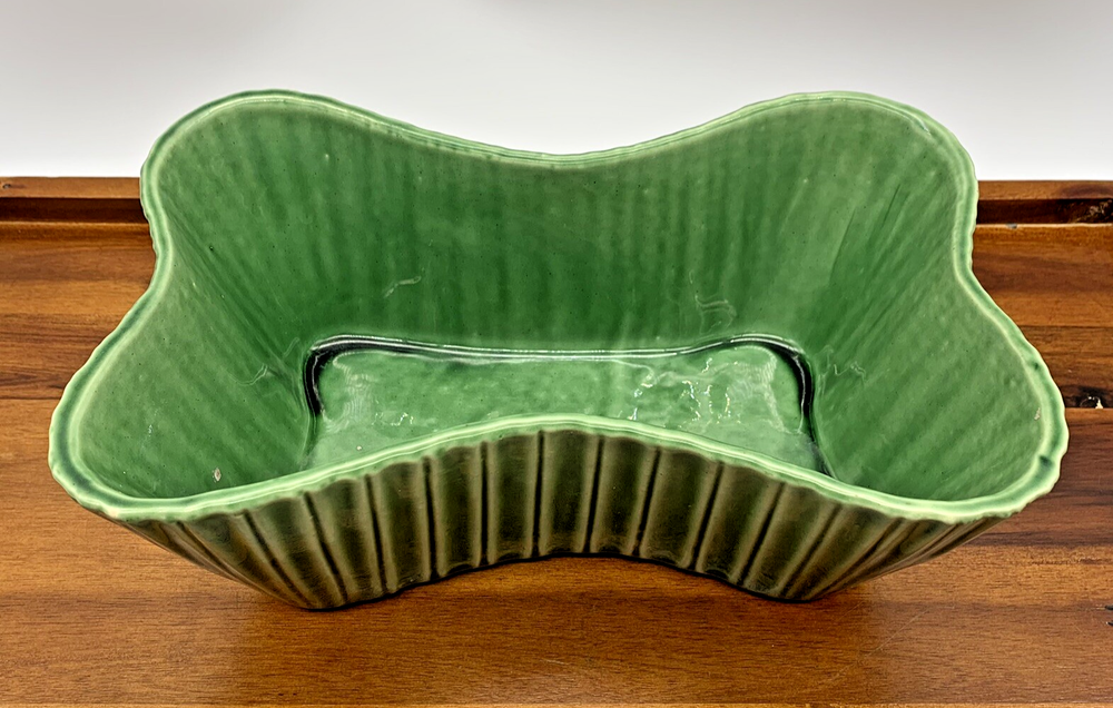 Vintage Green MCM Retro 9 Inch USA Pottery Planter 153