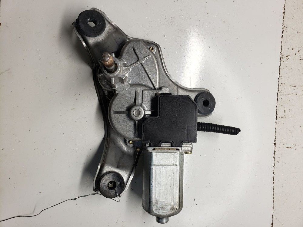 2001-2007 Toyota Highlander Rear Wiper Motor Replacement 1259044