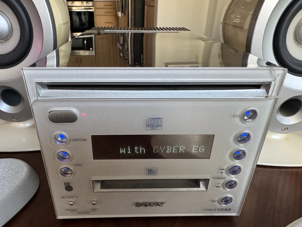 SONY HCD-C5 MiniDisc CD Stereo System with Compact Design HU2 JUNK