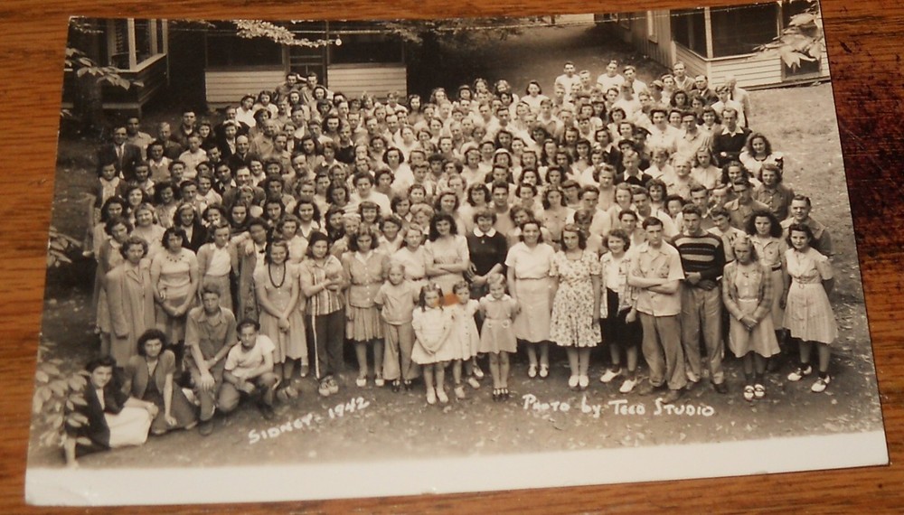 1942 SIDNEY SCHOOL GROUP REAL PHOTO POSTCARD~