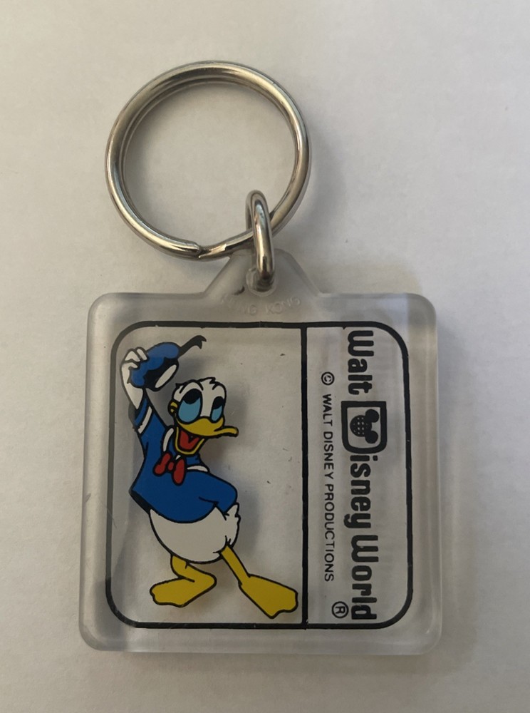 Vintage Walt Disney World Donald Duck Acrylic Keychain Key Ring Collectible