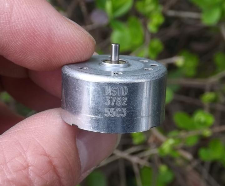 1pcs Mini DC Motor 5V 5800RPM 300 Micro Permanent Magnet Panel Motor #E8