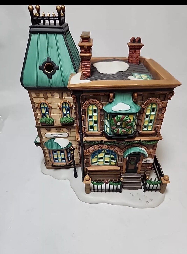 DEPT 56 DICKENS VILLAGE - THOMAS MUDGE TIMEPIECES 58307 RETIRED NRFB
