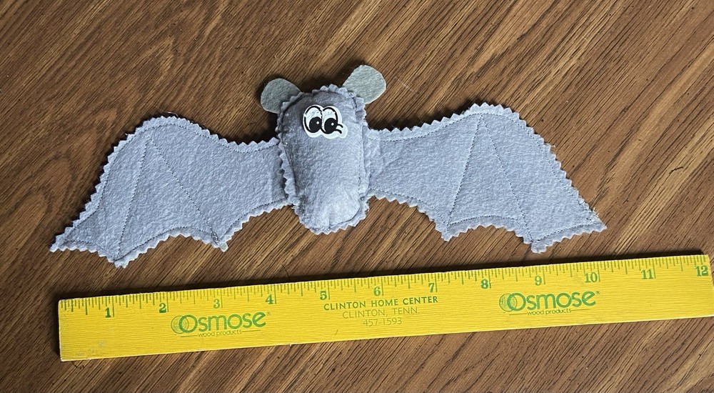 Organic Handcrafted Bat-Shaped Catnip Toy for Cats & Kittens