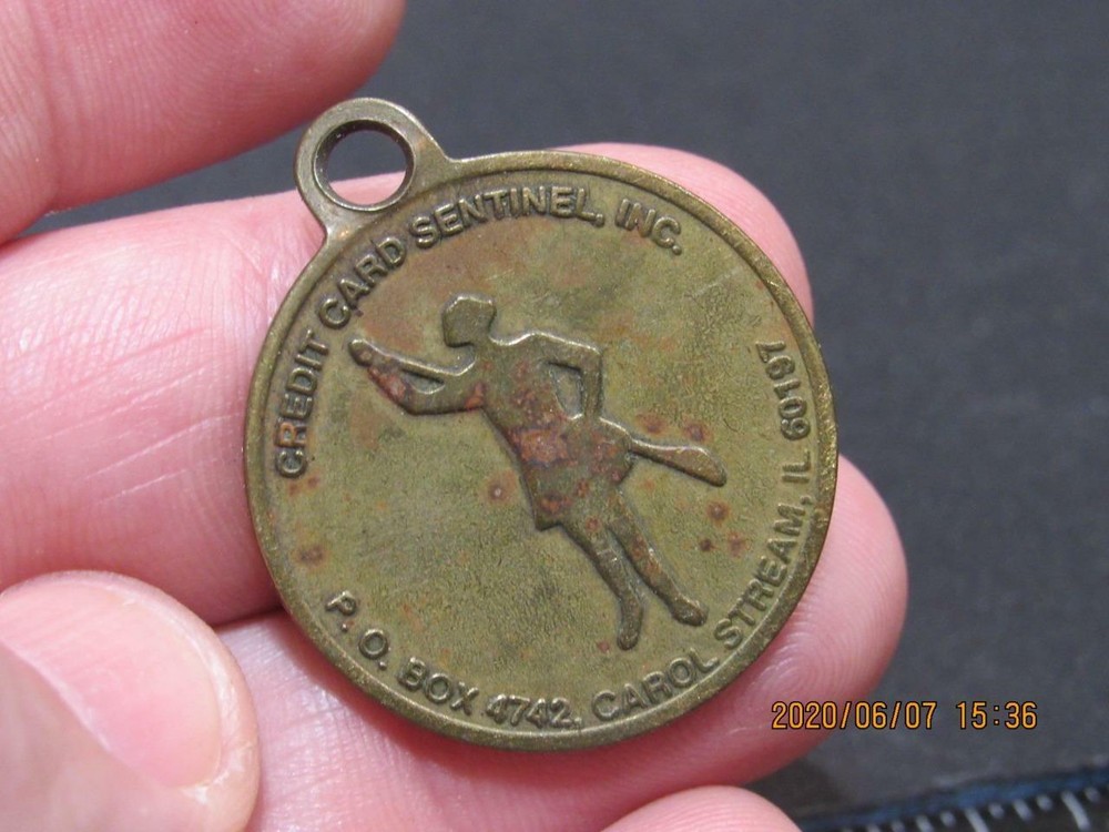 Credit Card Sentinel Inc Carol Stream Illinois Keychain Charm Medal   (20F1)-image