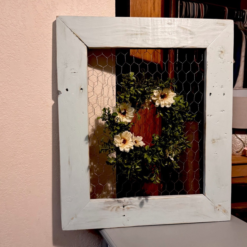 Set Of (2) Farmhouse Wood/Wire Window Frames With Wreath Rustic Wall Decor