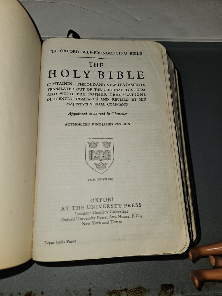 Oxford Self-Pronouncing Bible 1954 Leather Bound Black Cover Authorized KJV