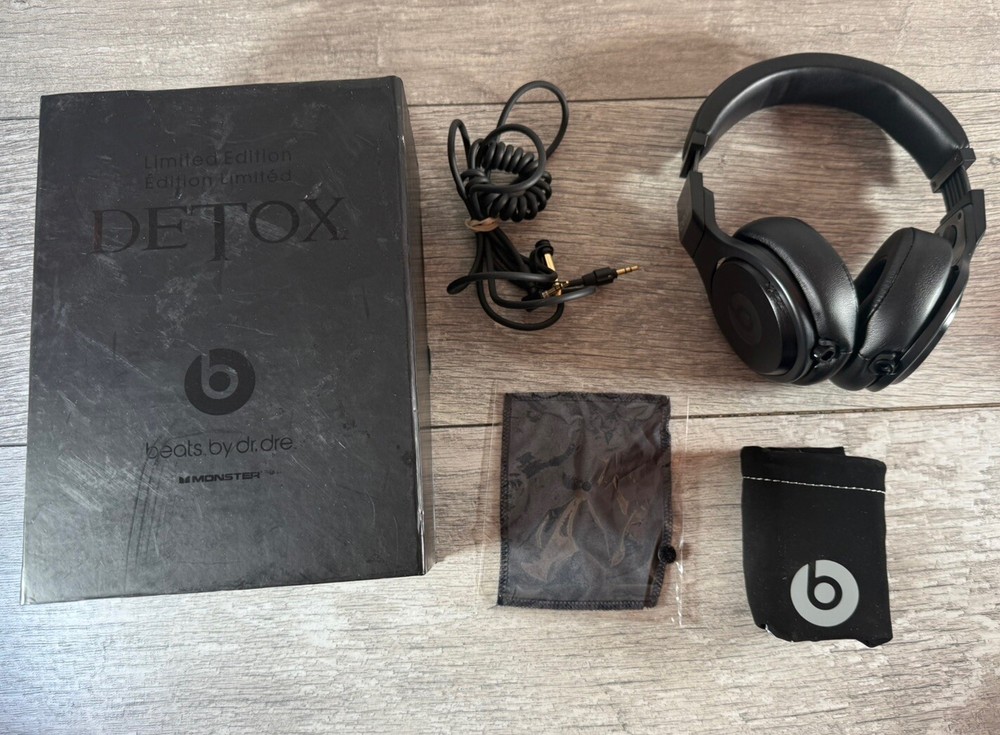 Beats Pro Detox Headphones by Dr. Dre Over the Ear / Carry Bag